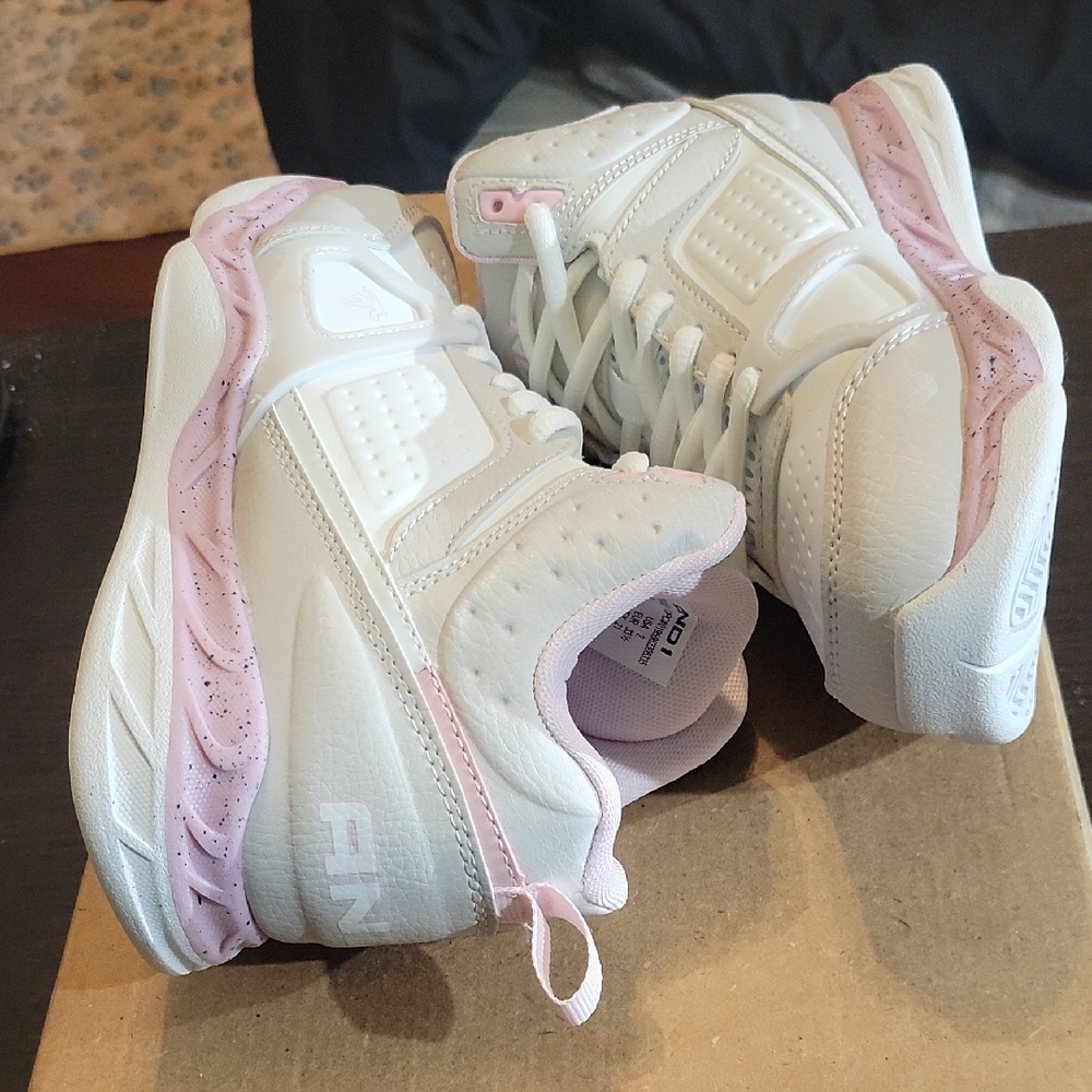AND1 Assist 6.0 "Pink White & Grey" Sneakers Girls 3.5 Boys 2Y NWT - Picture 7 of 10